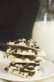 White Chocolate "w" Cookies & Crumbs
